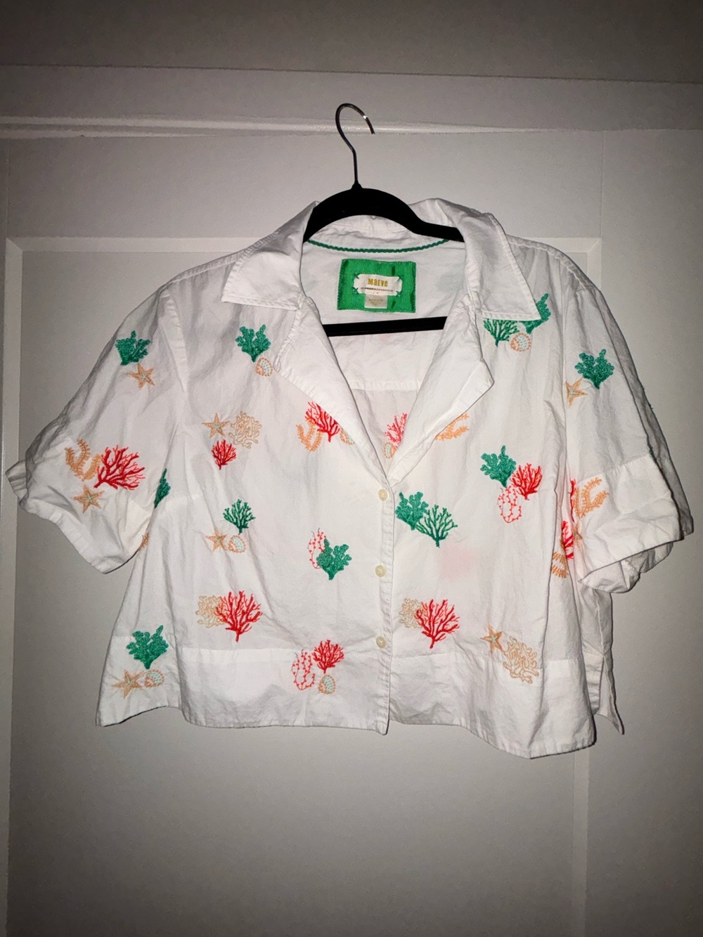 Maeve by Anthropologie White Button-Up Shirt with Green Trim & Coral Embroidery